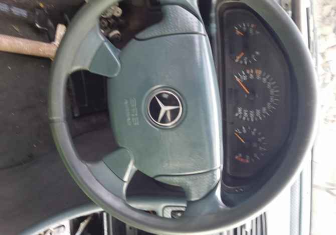 Blej dhe Shes makina per pjese kembimi