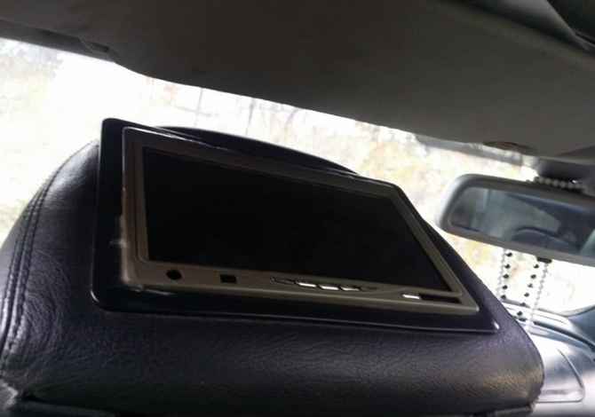 Blej dhe Shes makina per pjese kembimi