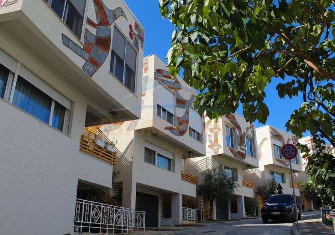 Shtepi ne shitje Apartament ne Tirane, 3+1, Mobilimi Bosh, pa mobiluar, Pagesa 271,278  Euro.