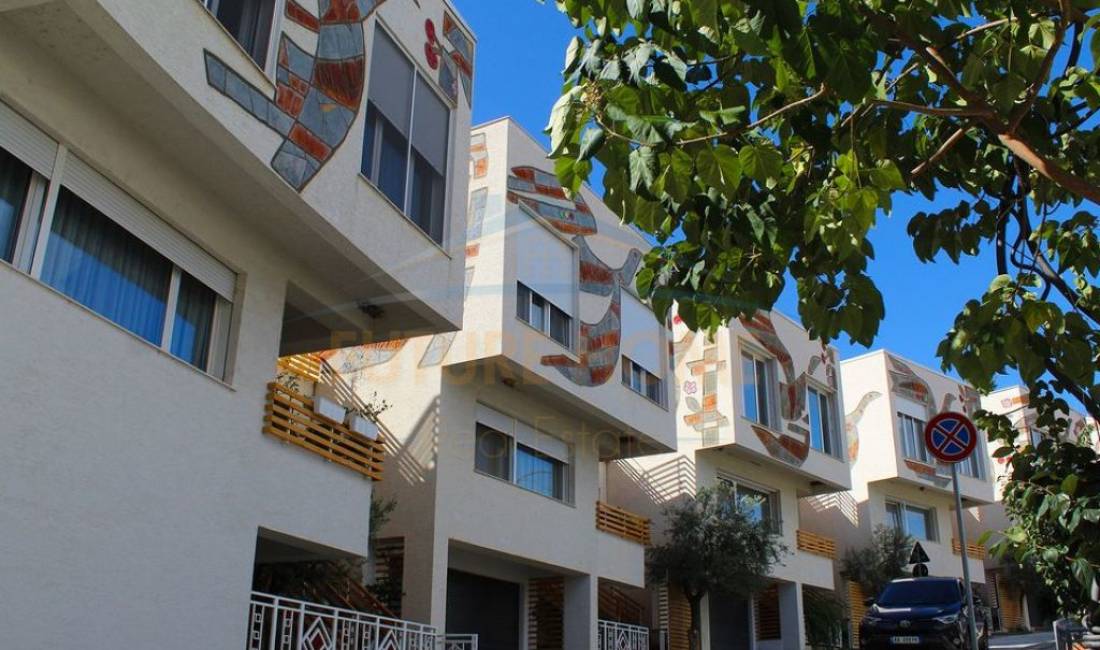 Shtepi ne shitje Apartament ne Tirane, 3+1, Mobilimi Bosh, pa mobiluar, Pagesa 310,846  Euro.