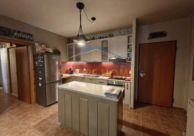 Shtepi me qera Apartament ne Tirane, 2+1, Mobilimi E mobiluar, Pagesa 1,000  Euro.