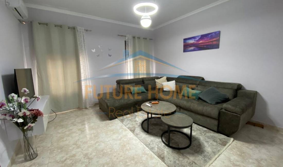 Shtepi me qera Apartament ne Tirane, 2+1, Mobilimi E mobiluar, Pagesa 1,000  Euro.