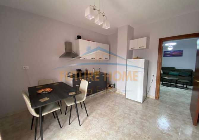 Shtepi me qera Apartament ne Tirane, 2+1, Mobilimi E mobiluar, Pagesa 1,000  Euro.