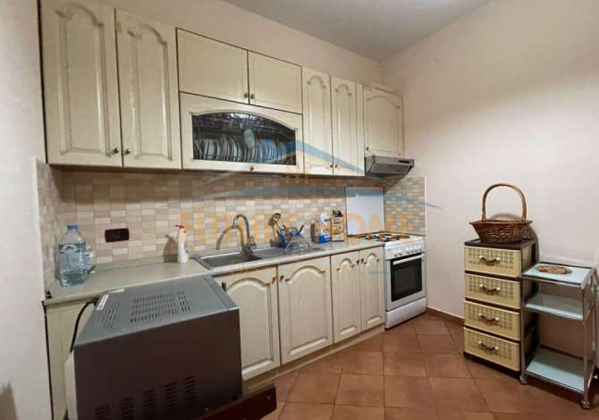 Shtepi ne shitje Shtepi Private ne Durres, 4+1, Mobilimi E mobiluar, Pagesa 550,000  Euro.