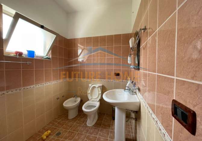 Shtepi ne shitje Shtepi Private ne Durres, 4+1, Mobilimi E mobiluar, Pagesa 550,000  Euro.