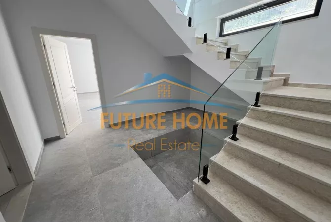 Shtepi me qera Vila Luksoze ne Tirane, 4+1, Mobilimi Bosh, pa mobiluar, Pagesa 5,000  Euro.