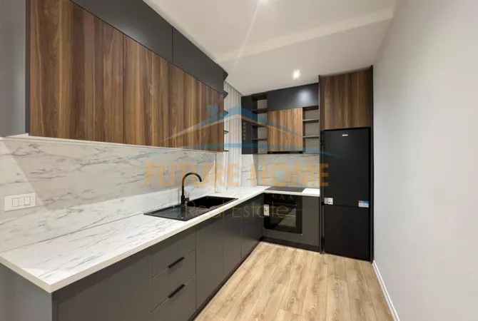 Shtepi ne shitje Apartament ne Tirane, 1+1, Mobilimi E mobiluar, Pagesa 175,000  Euro.