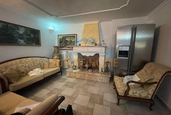 Shtepi ne shitje Apartament ne Tirane, 3+1, Mobilimi E mobiluar, Pagesa 167,000  Euro.