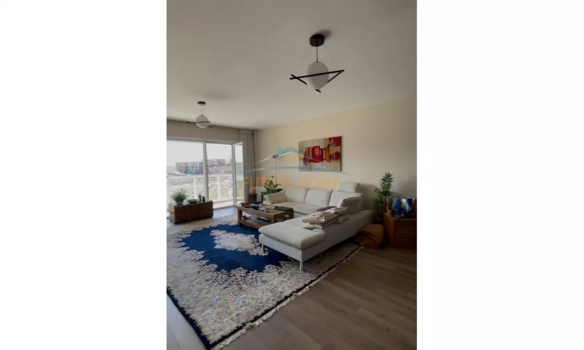 Shtepi ne shitje Vila Luksoze ne Tirane, 3+1, Mobilimi E mobiluar, Pagesa 630,000  Euro.