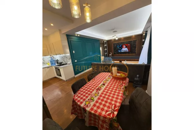 Shtepi ne shitje Apartament ne Tirane, 2+1, Mobilimi E mobiluar, Pagesa 185,000  Euro.