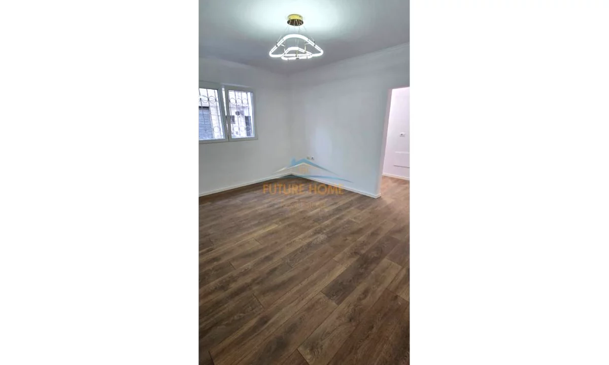 Shtepi ne shitje Apartament ne Tirane, 1+1, Mobilimi Bosh, pa mobiluar, Pagesa 137,000  Euro.