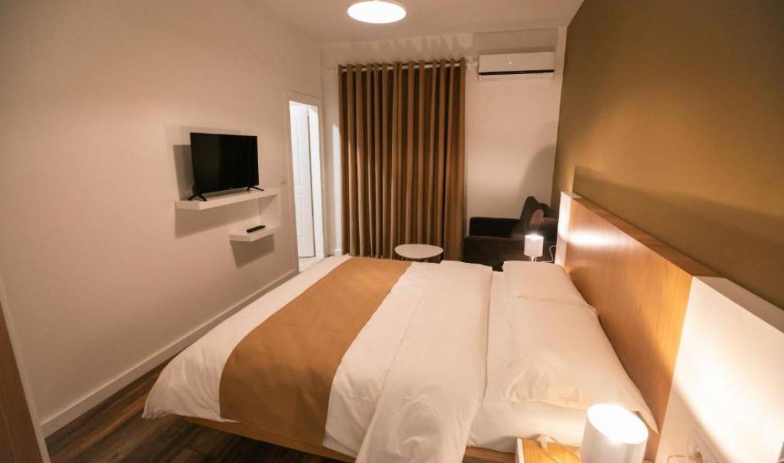 Shitet, Hotel, Kombinat. (PRO+24448)