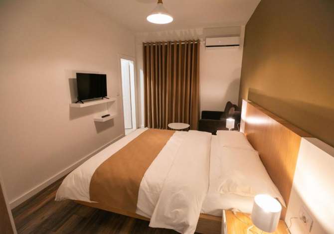 Ambiente Commerciale in Vendita 5+1 a Tirana - 550,000 Euro