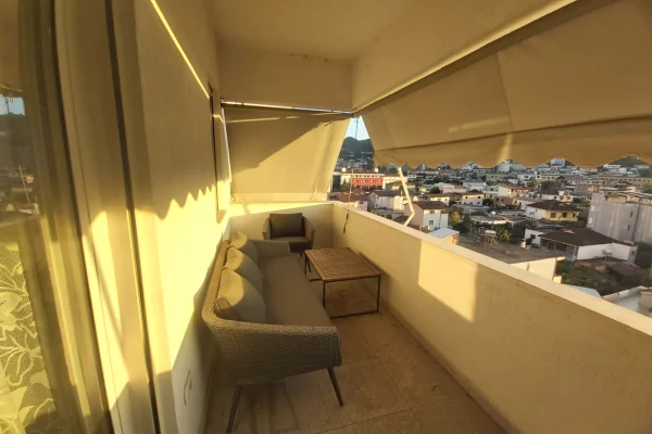 Shtepi ne shitje Apartament ne Tirane, 2+1, Mobilimi E mobiluar, Pagesa 192,000  Euro.