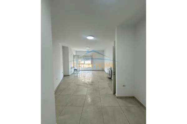 Qira, Ambient per zyra, Rruga e Barrikadave