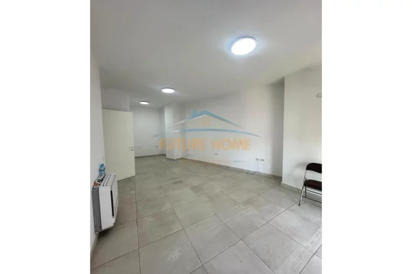 Ambient biznesi me qera 3+1 ne Tirane - 650 Euro