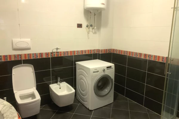 Appartamento in vendita a Tirana 2+1, Arredato