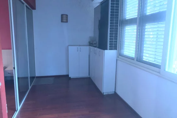 Appartamento in vendita a Tirana 2+1, Arredato