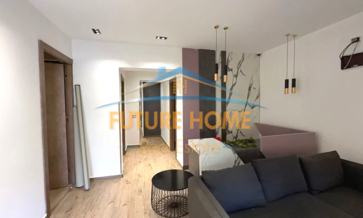 Qira, Ambient, Petronini