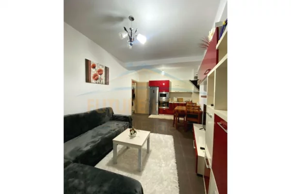 Appartamento in affitto a Tirana 2+1, Arredato