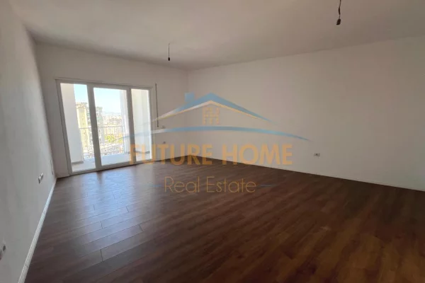 Shitet, Apartament 2+1+2, Rruga e Barrikadave