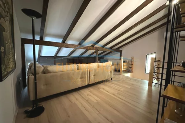 Shtepi me qera Vila Luksoze ne Tirane, 2+1, Mobilimi E mobiluar, Pagesa 1,800  Euro.