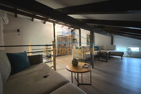 Shtepi me qera Vila Luksoze ne Tirane, 2+1, Mobilimi E mobiluar, Pagesa 1,800  Euro.