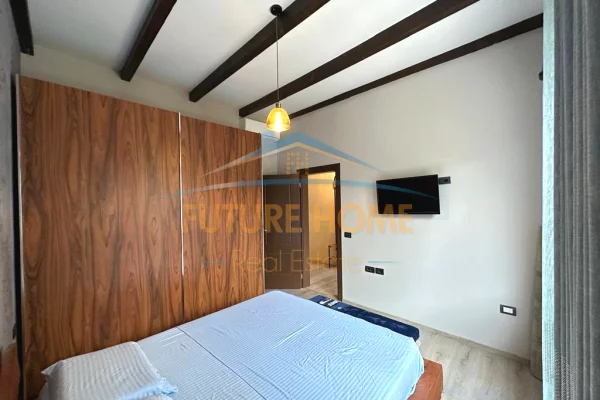 Shtepi me qera Vila Luksoze ne Tirane, 2+1, Mobilimi E mobiluar, Pagesa 1,800  Euro.