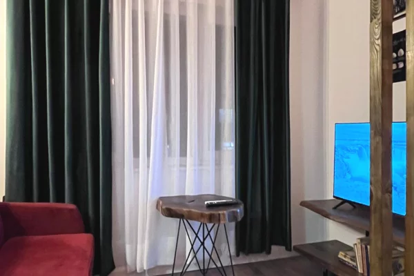 Shtepi me qera Apartament ne Tirane, Garsoniere, Mobilimi E mobiluar, Pagesa 420  Euro.