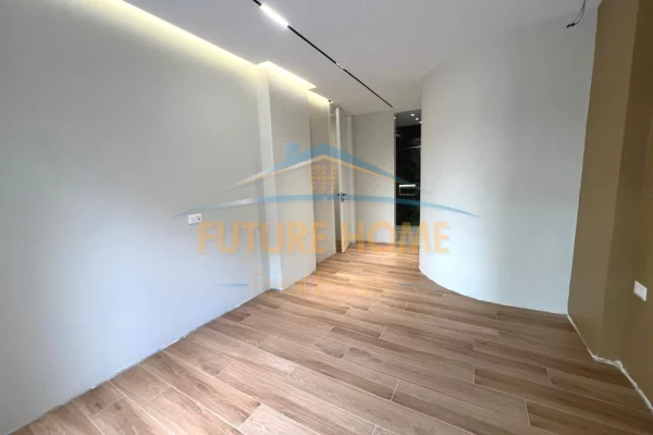 Shtepi ne shitje Apartament ne Tirane, 2+1, Mobilimi Bosh, pa mobiluar, Pagesa 310,000  Euro.