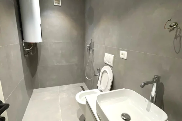 Shtepi me qera Apartament ne Tirane, 2+1, Mobilimi E mobiluar, Pagesa 700  Euro.