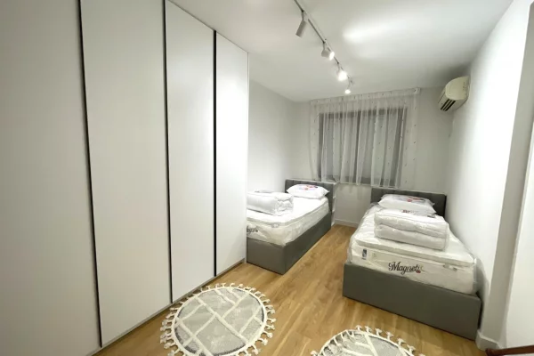 Shtepi me qera Apartament ne Tirane, 2+1, Mobilimi E mobiluar, Pagesa 700  Euro.