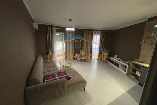 Qira, Apartament 2+1+2, Kopshti Botanik