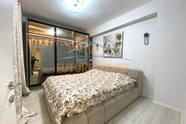 Shtepi ne shitje Apartament ne Tirane, 2+1, Mobilimi E mobiluar, Pagesa 375,000  Euro.