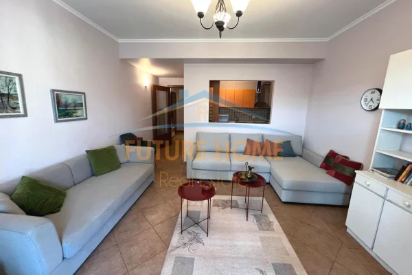 Shtepi me qera Apartament ne Tirane, 2+1, Mobilimi E mobiluar, Pagesa 800  Euro.