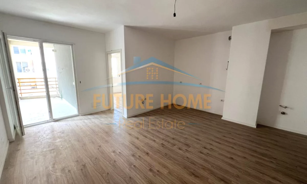 Qira, Ambient per zyra+Post Parkimi, Kompleksi E88, Rruga Dritan Hoxha