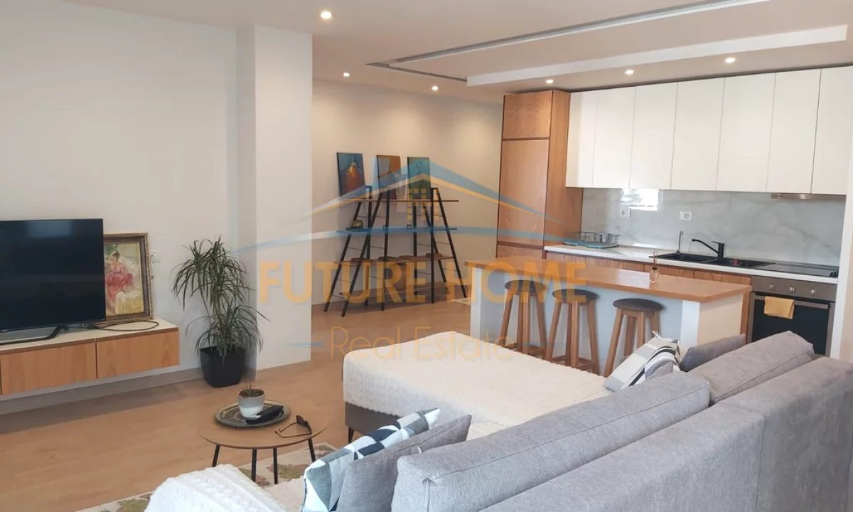 Appartamento in affitto a Tirana 3+1, Arredato