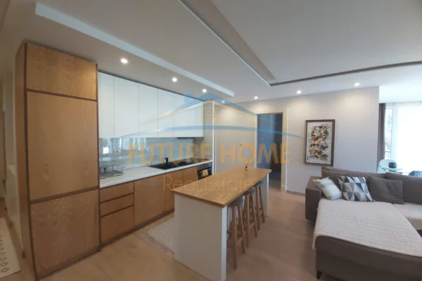 Appartamento in affitto a Tirana 3+1, Arredato