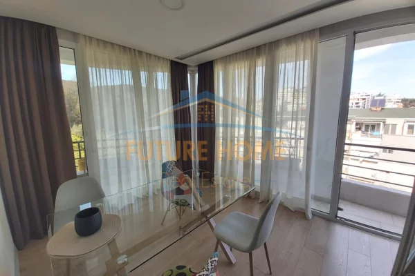 Appartamento in affitto a Tirana 3+1, Arredato