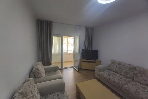 Shtepi me qera Apartament ne Tirane, 2+1, Mobilimi E mobiluar, Pagesa 800  Euro.