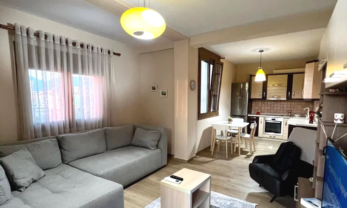 Shtepi me qera Apartament ne Tirane, 1+1, Mobilimi E mobiluar, Pagesa 850  Euro.