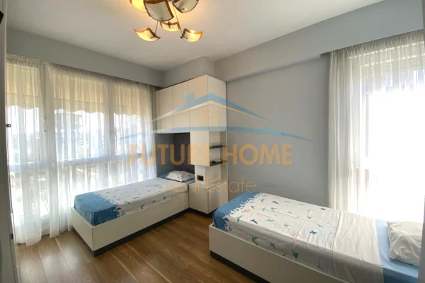 Shtepi me qera Apartament ne Tirane, 3+1, Mobilimi E mobiluar, Pagesa 1,000  Euro.