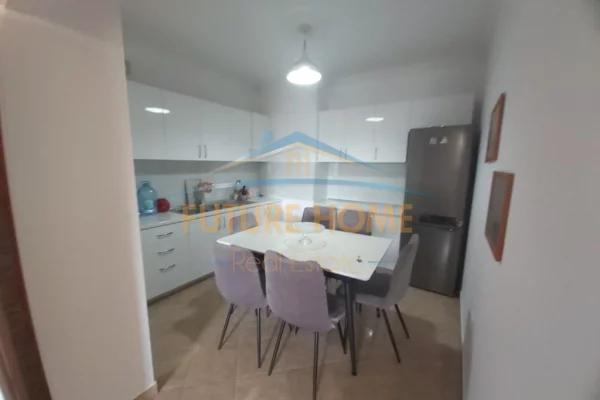 Shtepi me qera Apartament ne Tirane, 2+1, Mobilimi Bosh, pa mobiluar, Pagesa 60,000  Leke.