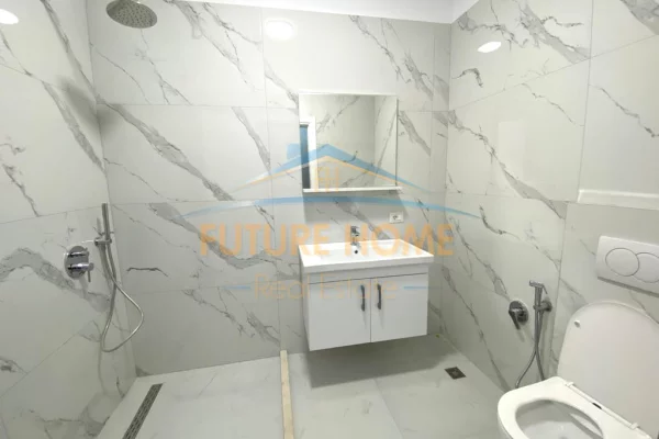 Shtepi ne shitje Apartament ne Tirane, 2+1, Mobilimi Bosh, pa mobiluar, Pagesa 139,000  Euro.