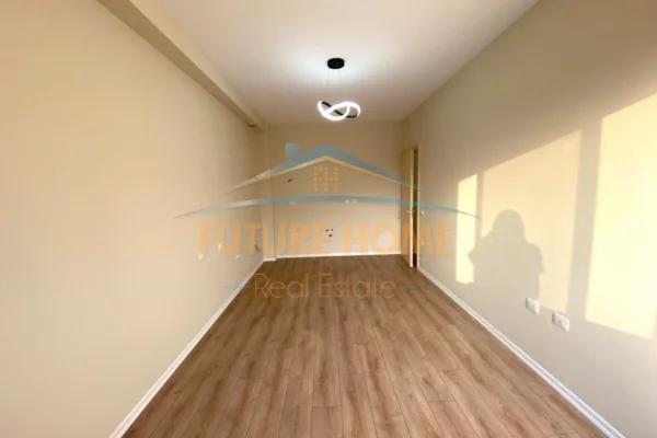 Shtepi ne shitje Apartament ne Tirane, 2+1, Mobilimi Bosh, pa mobiluar, Pagesa 139,000  Euro.