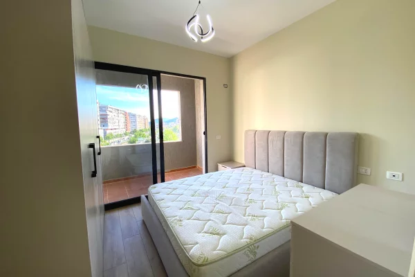 Shtepi ne shitje Apartament ne Tirane, 2+1, Mobilimi Bosh, pa mobiluar, Pagesa 145,000  Euro.