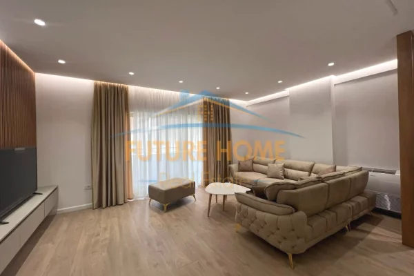 Shtepi me qera 2+1 ne Tirane - 1,000 Euro