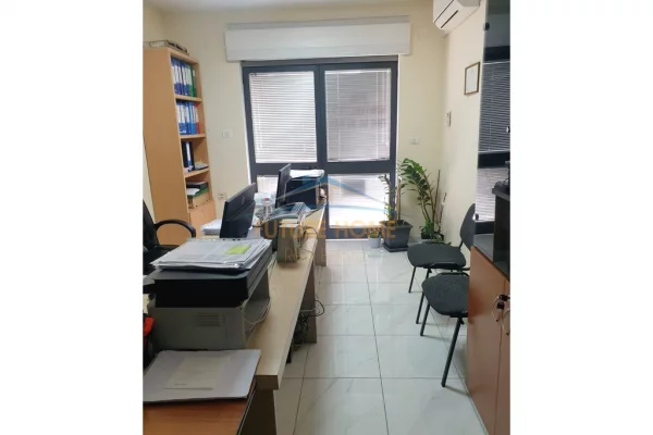 Ambient biznesi ne shitje 1+1 ne Tirane - 88,000 Euro