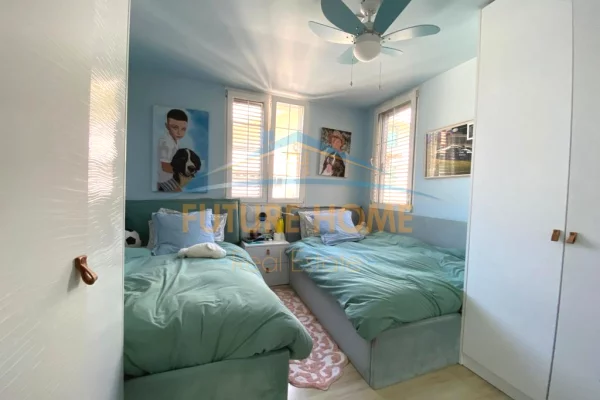 Shtepi ne shitje Apartament ne Tirane, 3+1, Mobilimi E mobiluar, Pagesa 650,000  Euro.