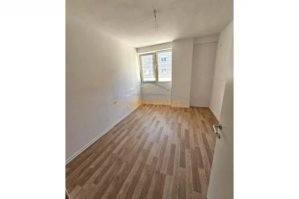 Shtepi me qera Apartament ne Tirane, 2+1, Mobilimi Pjeserisht e mobiluar, Pagesa 450  Euro.